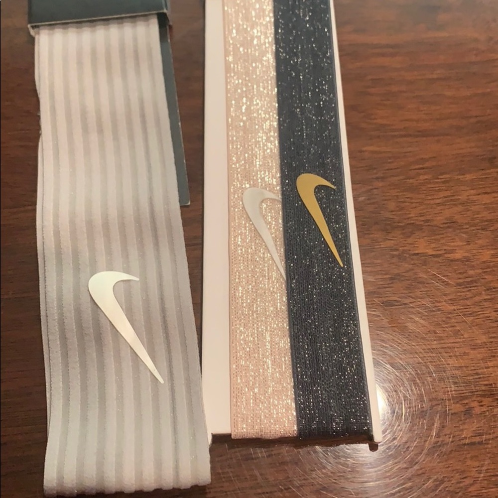 Bundle of 3 Nike headbands - Picture 2 of 3